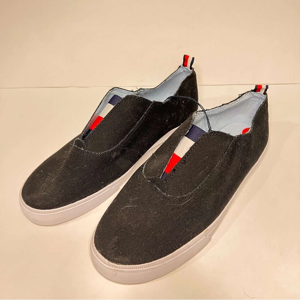Tommy Hilfiger slip on sneakers
